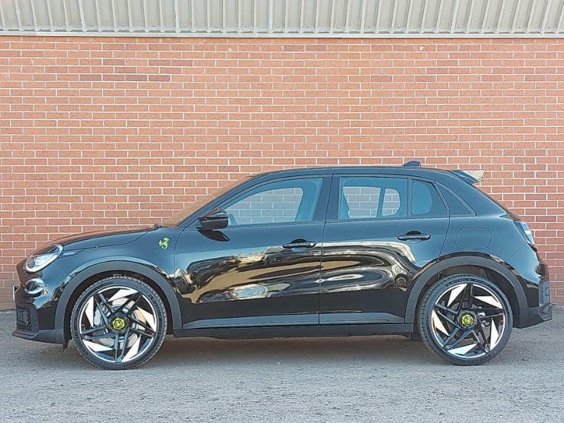 Used Abarth 600e 2025 for sale - 76055314: Photo 4