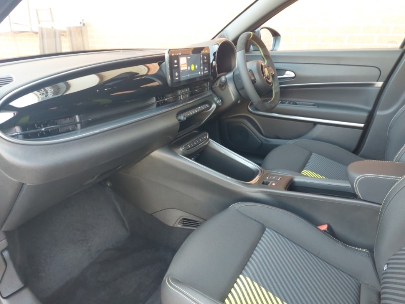 Used Abarth 600e 2025 for sale - 76055314: Photo 5