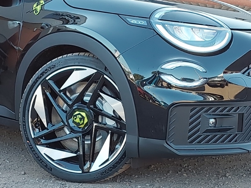 Used Abarth 600e 2025 for sale - 76055314: Photo 9