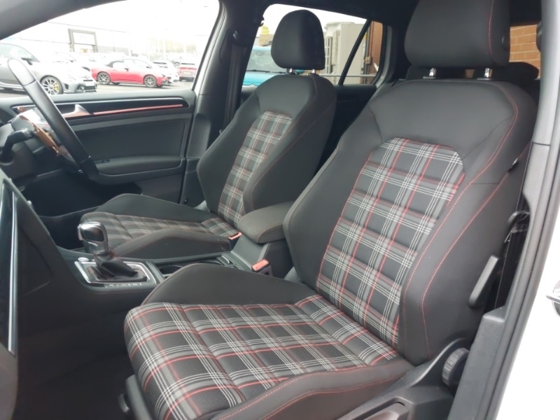 Used Volkswagen Golf 2017 for sale - 77300123: Photo 12