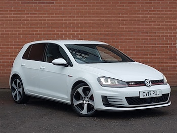 Used Volkswagen Golf 2017 for sale - 77300123: Photo