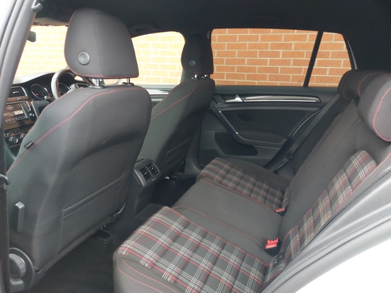 Used Volkswagen Golf 2017 for sale - 77300123: Photo 6