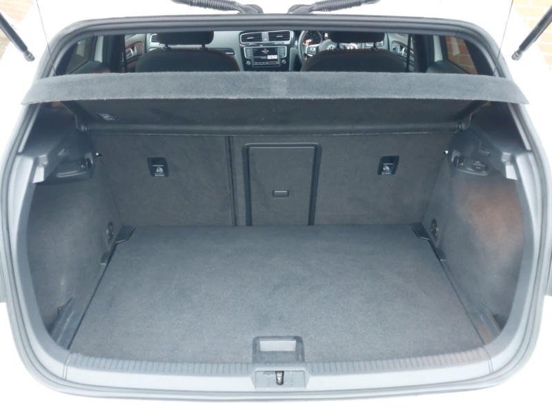 Used Volkswagen Golf 2017 for sale - 77300123: Photo 8