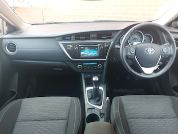 Used Toyota Auris 2015 for sale - 79400998: Photo