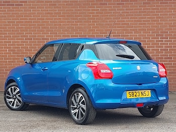 Used Suzuki Swift 2023 for sale - 77119128: Photo