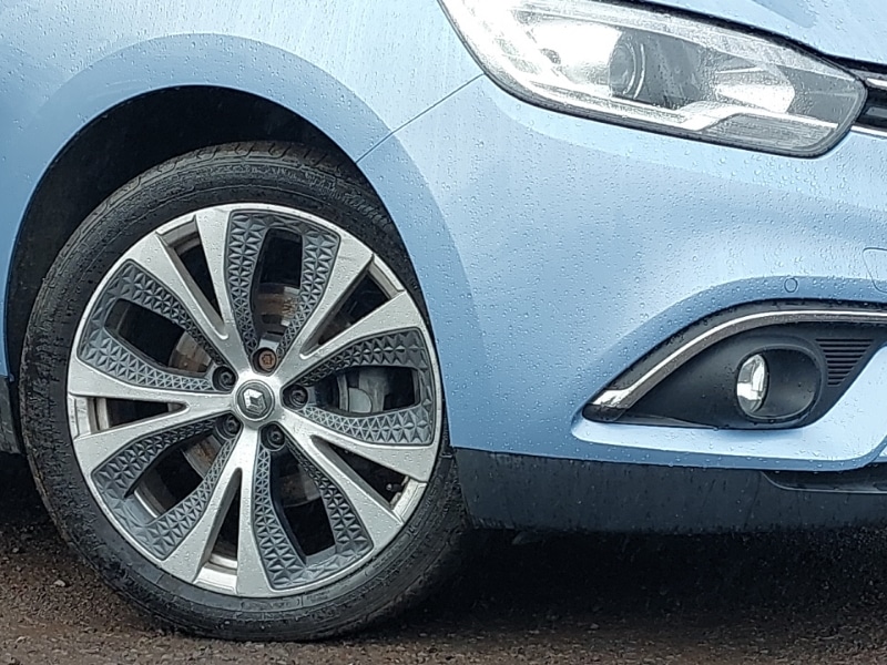 Used Renault Grand Scenic 2017 for sale - 77852559: Photo 9