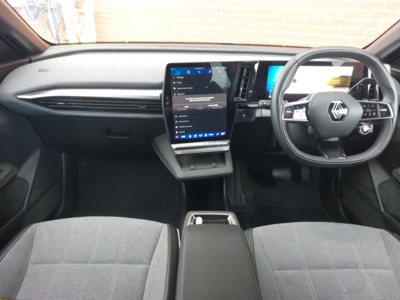 Used Renault Megane E Tech 2024 for sale - 76125460: Photo 2