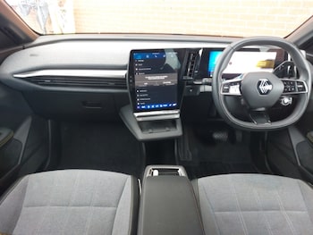 Used Renault Megane E Tech 2024 for sale - 76125460: Photo