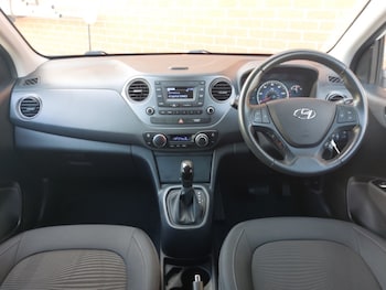 Used Hyundai i10 2018 for sale - 78603782: Photo