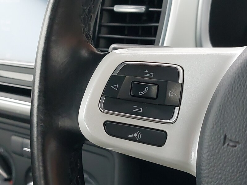 Used Volkswagen Beetle 2016 for sale - 77503242: Photo 11