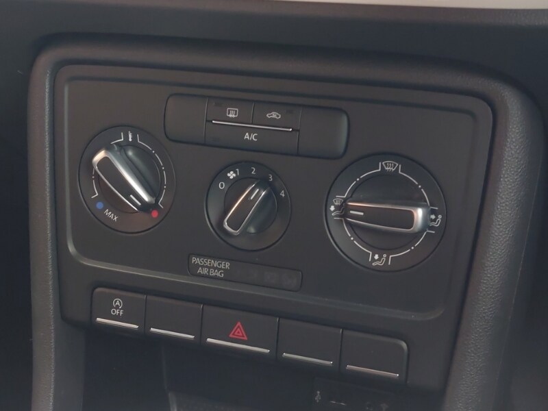 Used Volkswagen Beetle 2016 for sale - 77503242: Photo 14