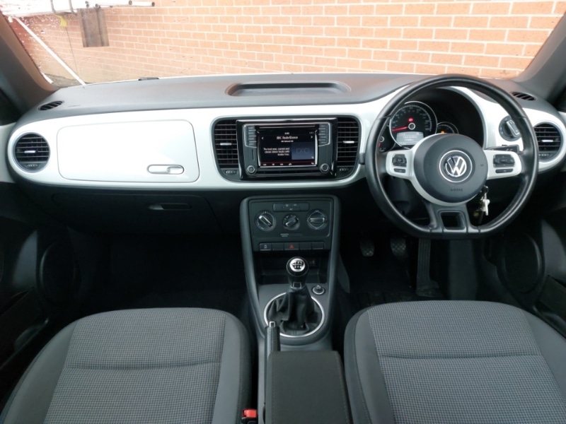 Used Volkswagen Beetle 2016 for sale - 77503242: Photo 2