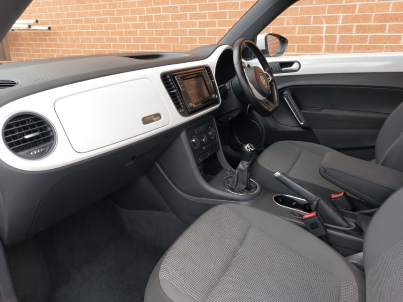 Used Volkswagen Beetle 2016 for sale - 77503242: Photo 5