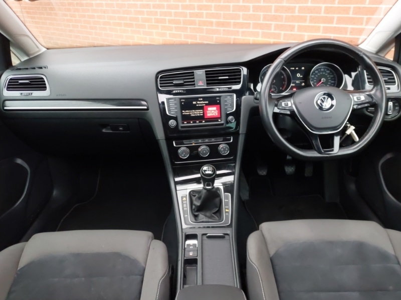 Used Volkswagen Golf 2016 for sale - 77777284: Photo 2