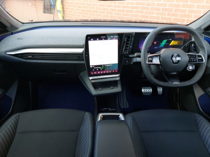 Used Renault Scenic E-Tech 2024 for sale - 76325394: Photo 2