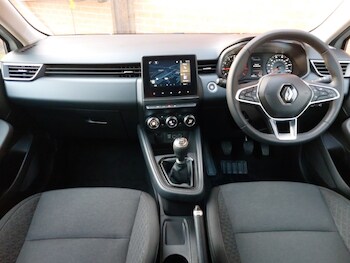 Used Renault Clio 2021 for sale - 77273216: Photo