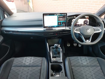 Used Volkswagen Golf 2024 for sale - 76529079: Photo