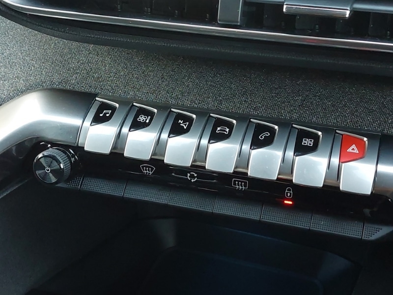 Used Peugeot 3008 2018 for sale - 76779563: Photo 16