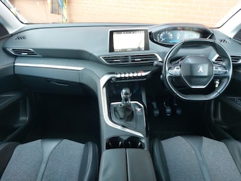 Used Peugeot 3008 2018 for sale - 76779563: Photo