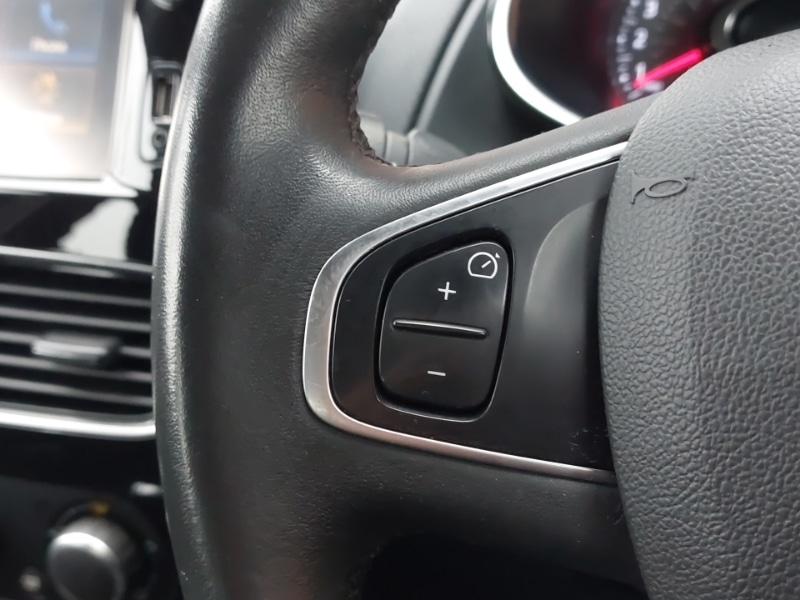 Used Renault Clio 2017 for sale - 76964159: Photo 11