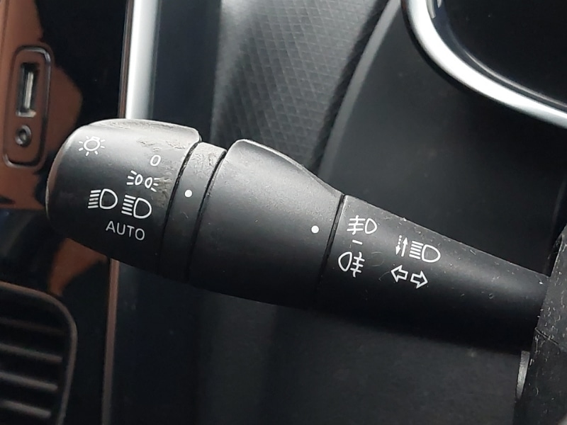 Used Renault Clio 2017 for sale - 76964159: Photo 19