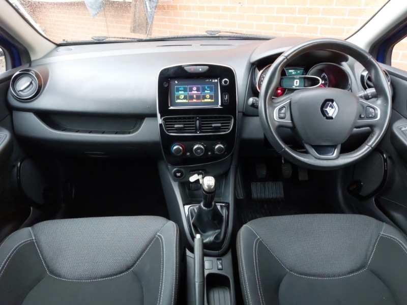 Used Renault Clio 2017 for sale - 76964159: Photo 2