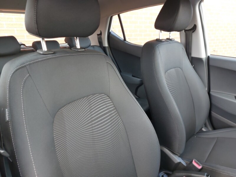 Used Hyundai i10 2018 for sale - 77325014: Photo 13