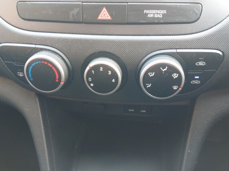 Used Hyundai i10 2018 for sale - 77325014: Photo 15