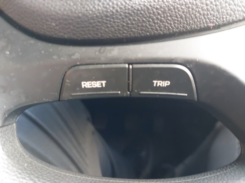 Used Hyundai i10 2018 for sale - 77325014: Photo 19