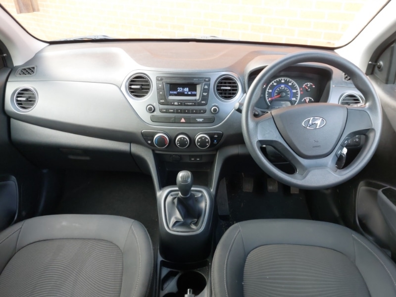 Used Hyundai i10 2018 for sale - 77325014: Photo 2