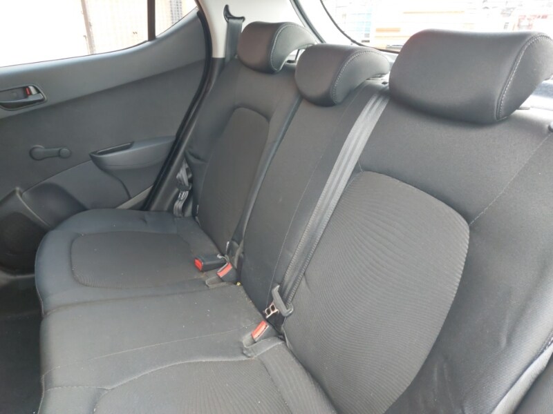 Used Hyundai i10 2018 for sale - 77325014: Photo 6