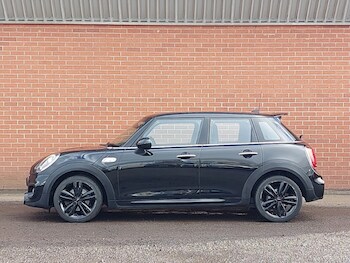 Used MINI Hatch 2019 for sale - 78006193: Photo