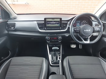 Used Kia Stonic 2023 for sale - 79411783: Photo