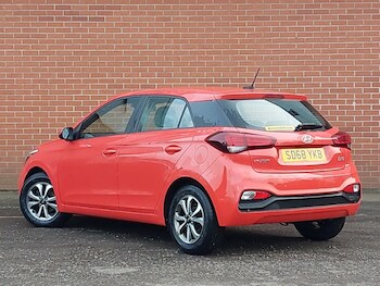 Used Hyundai i20 2018 for sale - 77644614: Photo