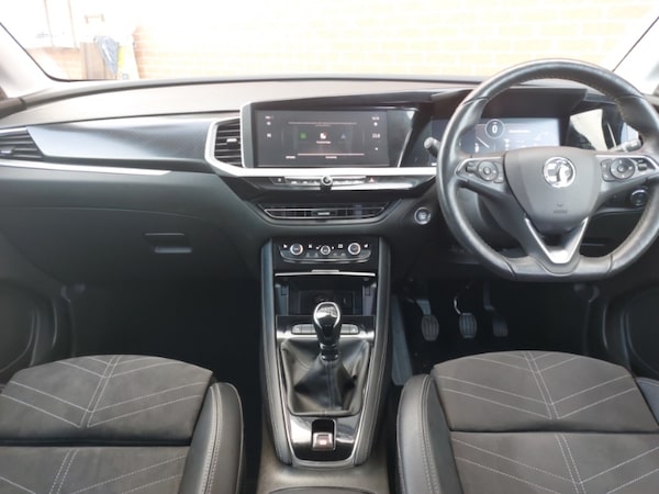 Used Vauxhall Grandland 2023 for sale - 76237975: Photo 2