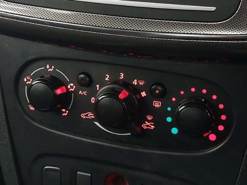 Used Dacia Sandero Stepway 2017 for sale - 76721835: Photo 11