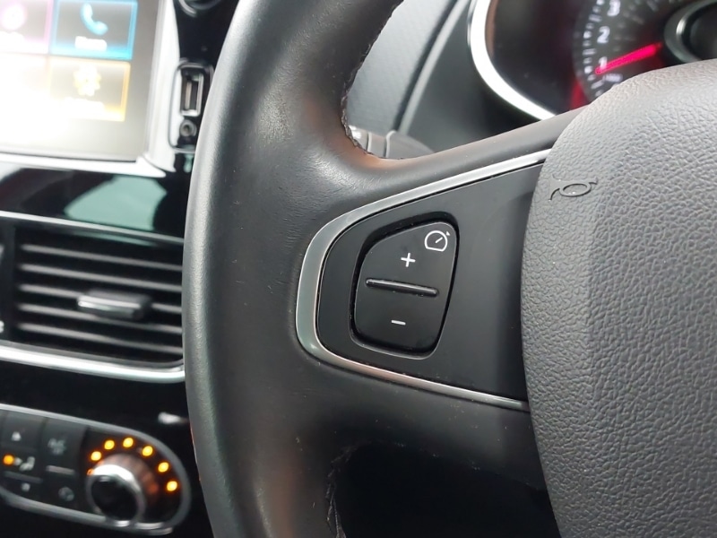 Used Renault Clio 2019 for sale - 76816406: Photo 11