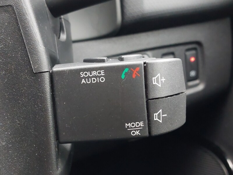 Used Renault Clio 2019 for sale - 76816406: Photo 17