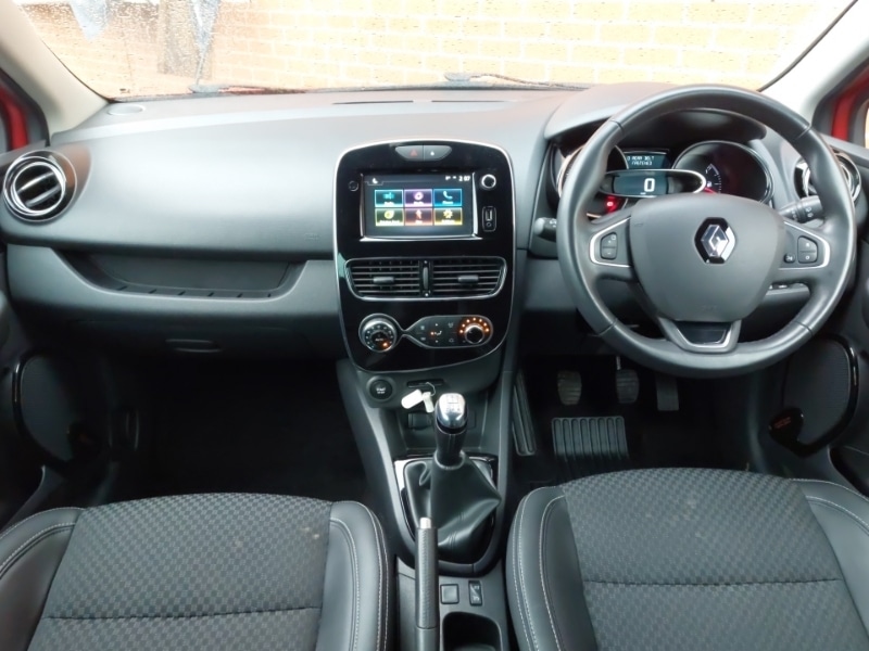 Used Renault Clio 2019 for sale - 76816406: Photo 2