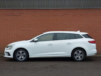 Used Renault Megane 2021 for sale - 77767441: Photo