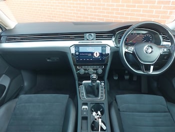 Used Volkswagen Passat 2018 for sale - 79243416: Photo