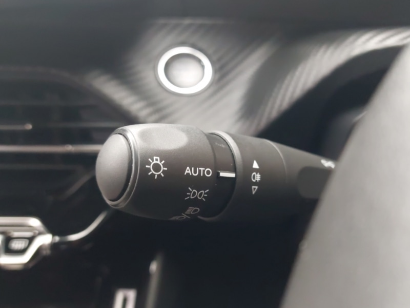 Used Peugeot 2008 2022 for sale - 76380451: Photo 11