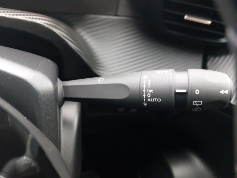 Used Peugeot 2008 2022 for sale - 76380451: Photo 15