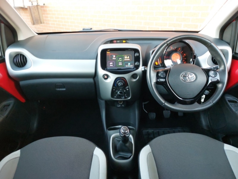 Used Toyota AYGO 2018 for sale - 77189861: Photo 2