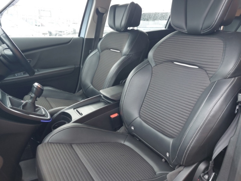 Used Renault Grand Scenic 2017 for sale - 77823033: Photo 12