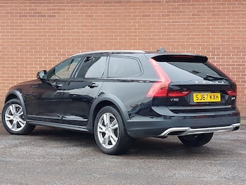 Used Volvo V90 2017 for sale - 77142042: Photo