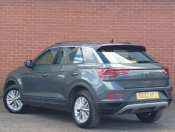 Used Volkswagen T-Roc 2023 for sale - 78617445: Photo