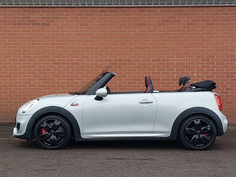 Used MINI Convertible 2017 for sale - 76839099: Photo 4