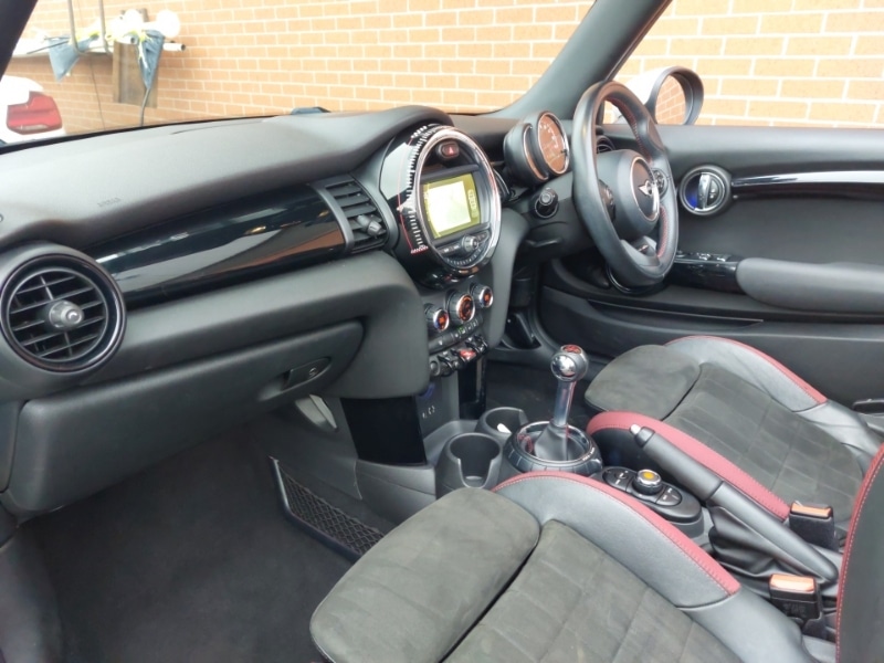 Used MINI Convertible 2017 for sale - 76839099: Photo 5