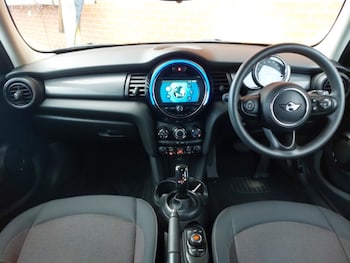 Used MINI Hatch 2018 for sale - 76897708: Photo